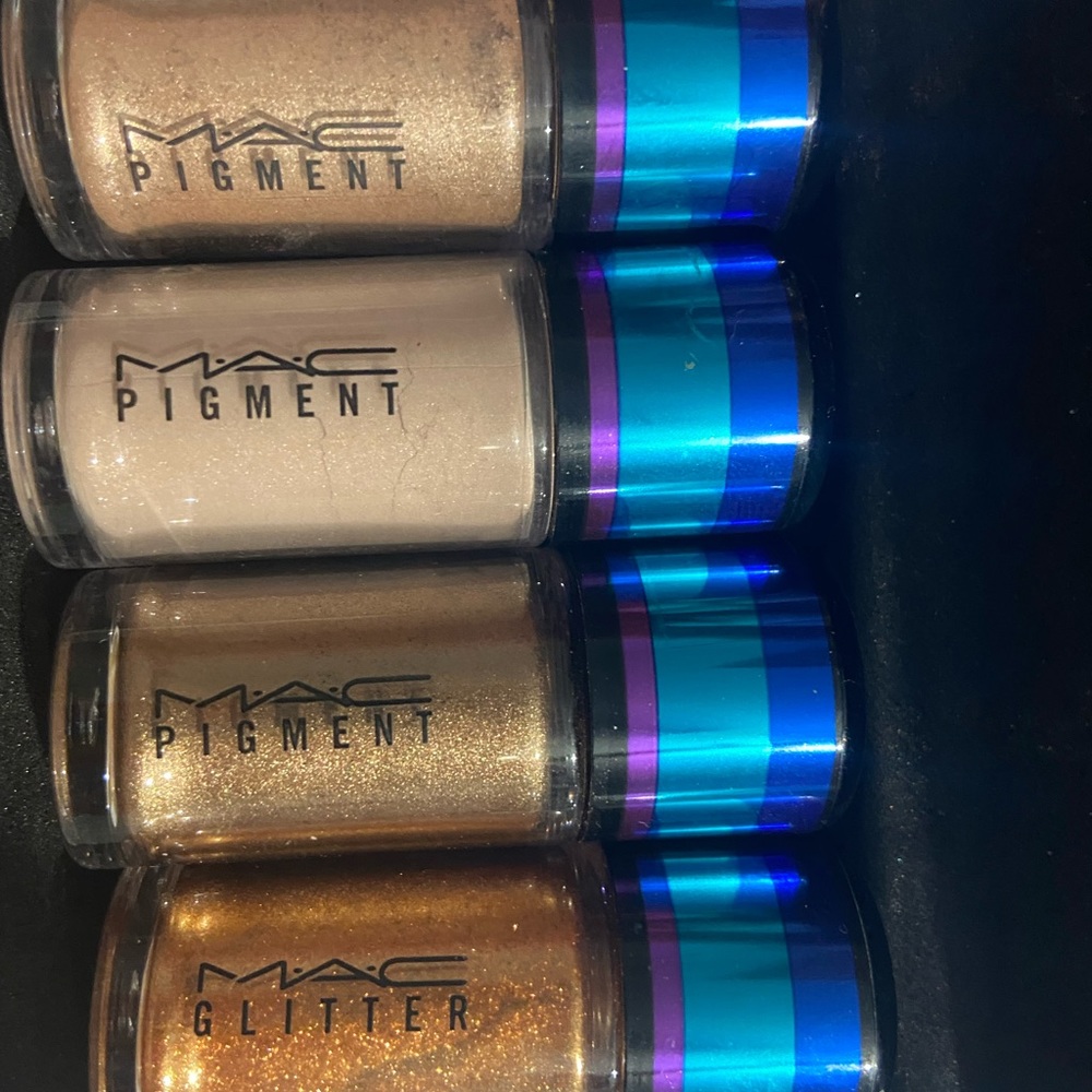 Mac gold pigment collection